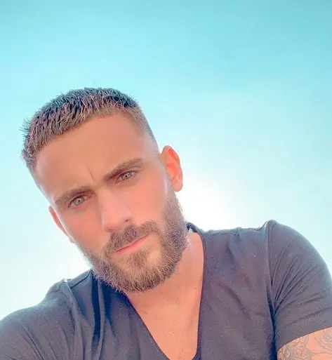 La vraie vie du français, l'Iran montre le pénis incroyable de Hasstrov