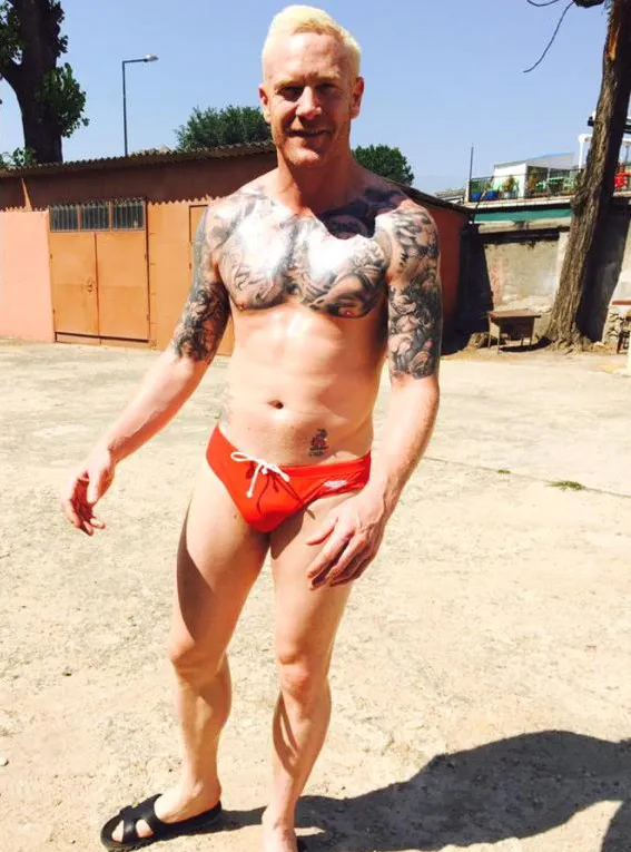 Iwan Thomas nude