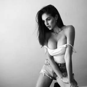 11-Jaclyn-Swedberg-hasítás