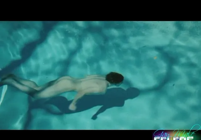 ジェームズ・フランコは牛乳で裸です