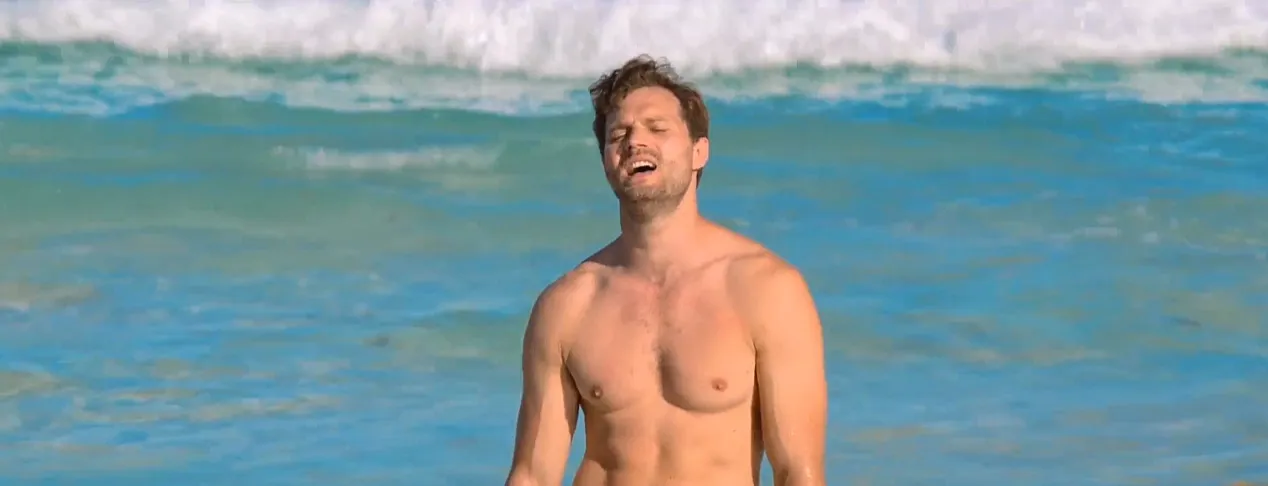 ジェイミー・ドーナン上半身裸