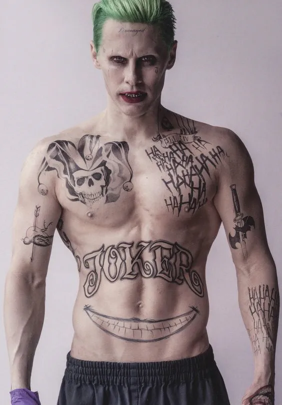 Jared Lito se objevuje v jeho penisu a objevuje se ve spodním prádle