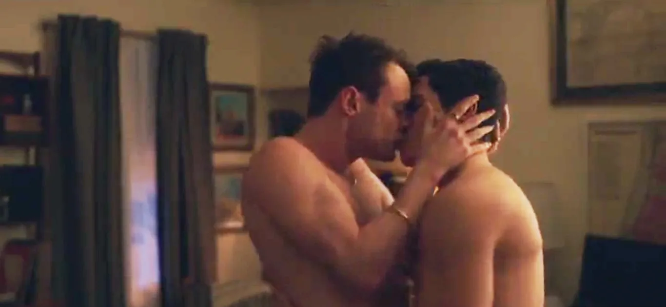 Thomas Doherty nude video