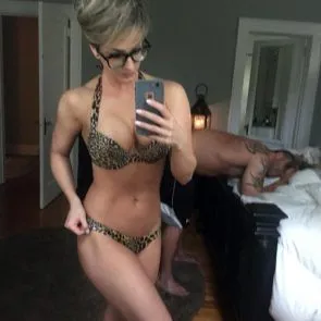 13-Jenna-Başarısız-Çıplak-Sızan