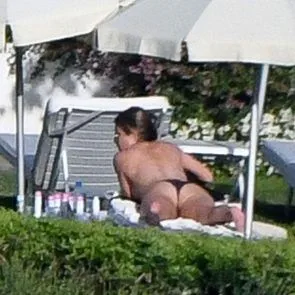 ジェニファーアニストントップレス