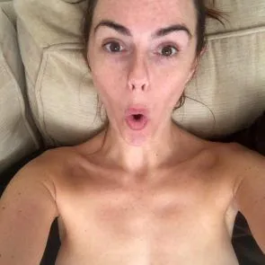 Jennifer Metcalfe Naakt & Topless privéfoto's met haar man Greg Lake