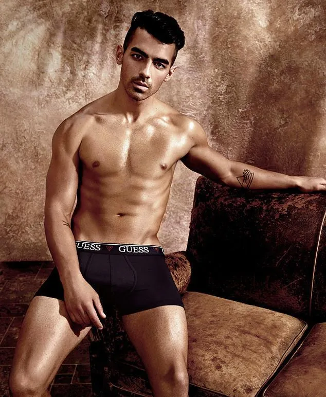 Joe Jonas Nude