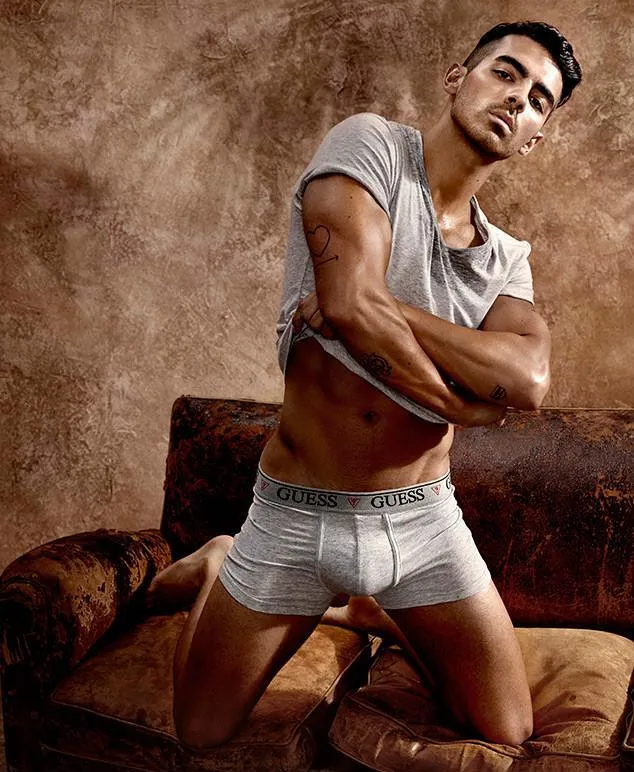 Joe Jonas Nude