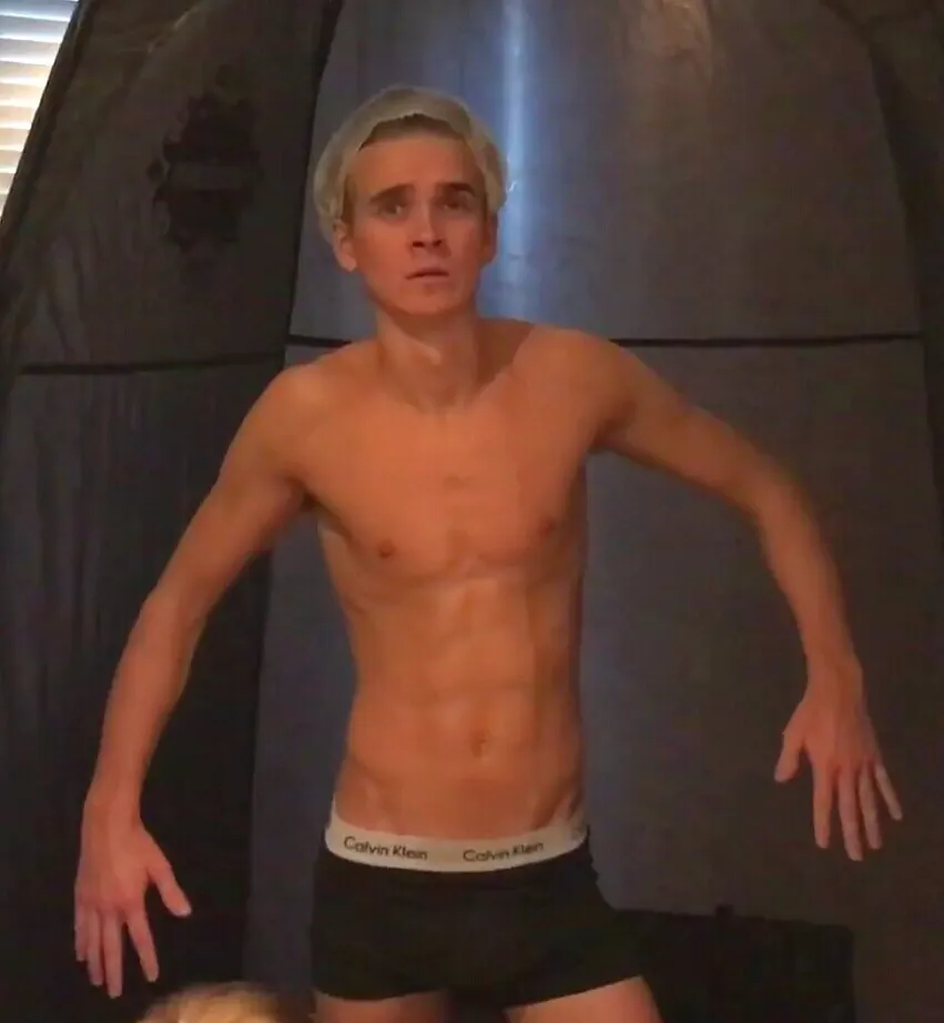 Joe Sugg Nude