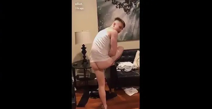 Joe Weller Nude Ass y Hot Video