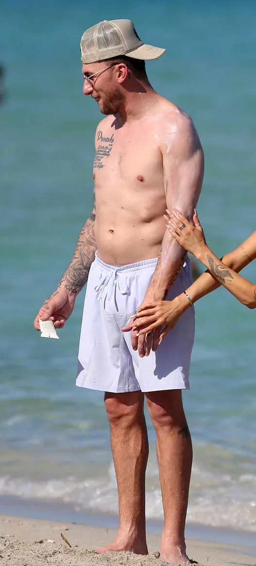 Johnny Manziel nudity