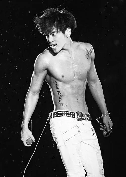 Jonghyun Dies Nude