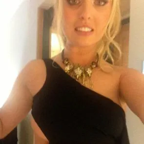 14-Jorgie-Porter-nudo-trapelato