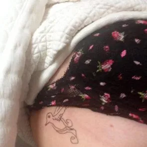 09-Jorgie-Porter-nudo-trapelato