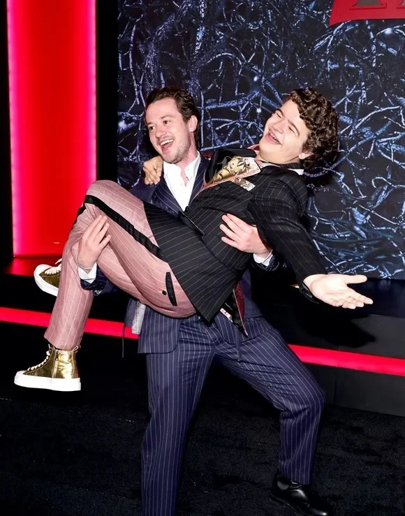 Joseph Quinn gay porn