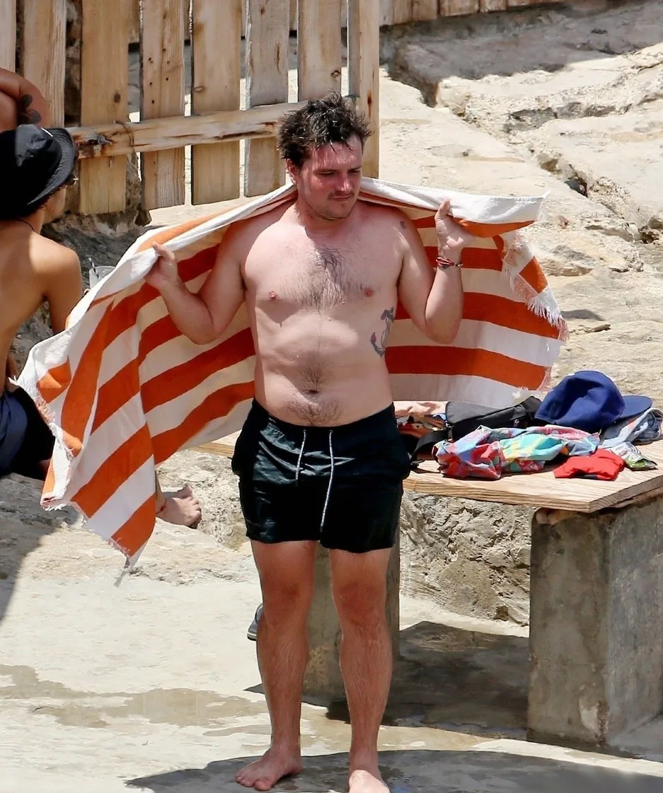 Josh Hutcherson nudes