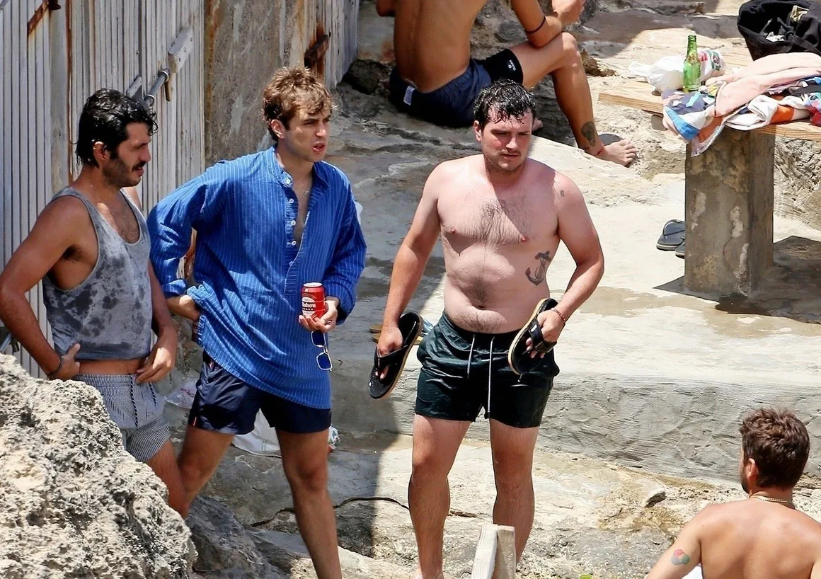 Josh Hutcherson paparazzi