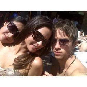 13-Джоузи-Лорен-гола-изтекла