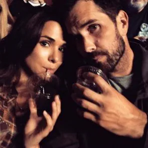 10-Джоузи-Лорен-голи-изтекли