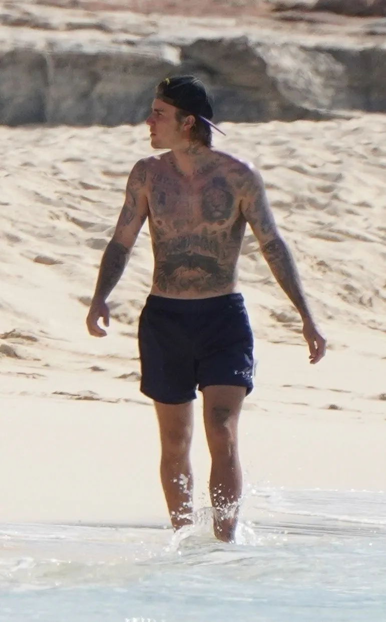 Justin Bieber cock photos