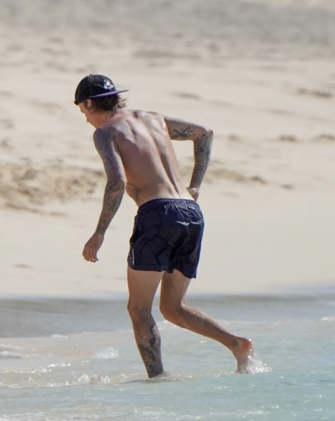 Justin Bieber butt pics