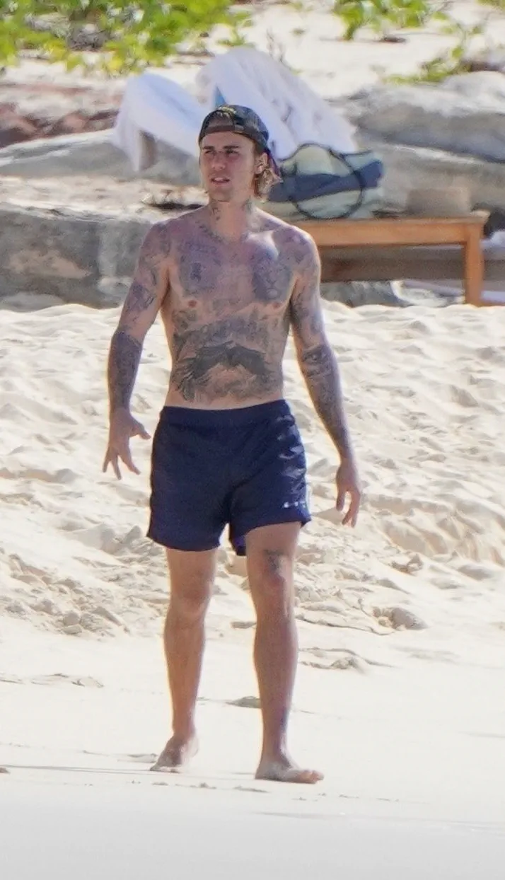 Justin Bieber leaked nude pics