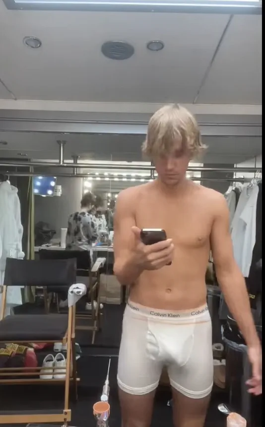 Justin Bieber cock photos