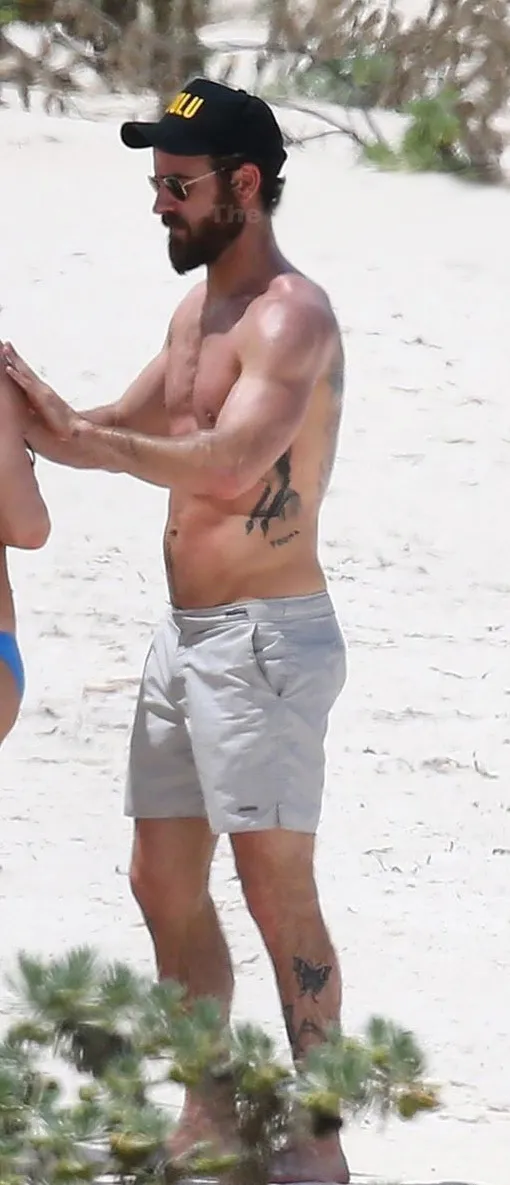 Justin Theroux naked pics