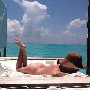 16-Kate-Bosworth-nuogas-nutekėjęs