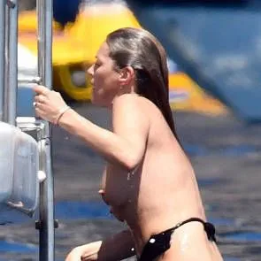 10-Kate-Moss-topless