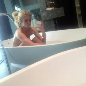 26-Kaylyn-Kyle-Nude-lekkis