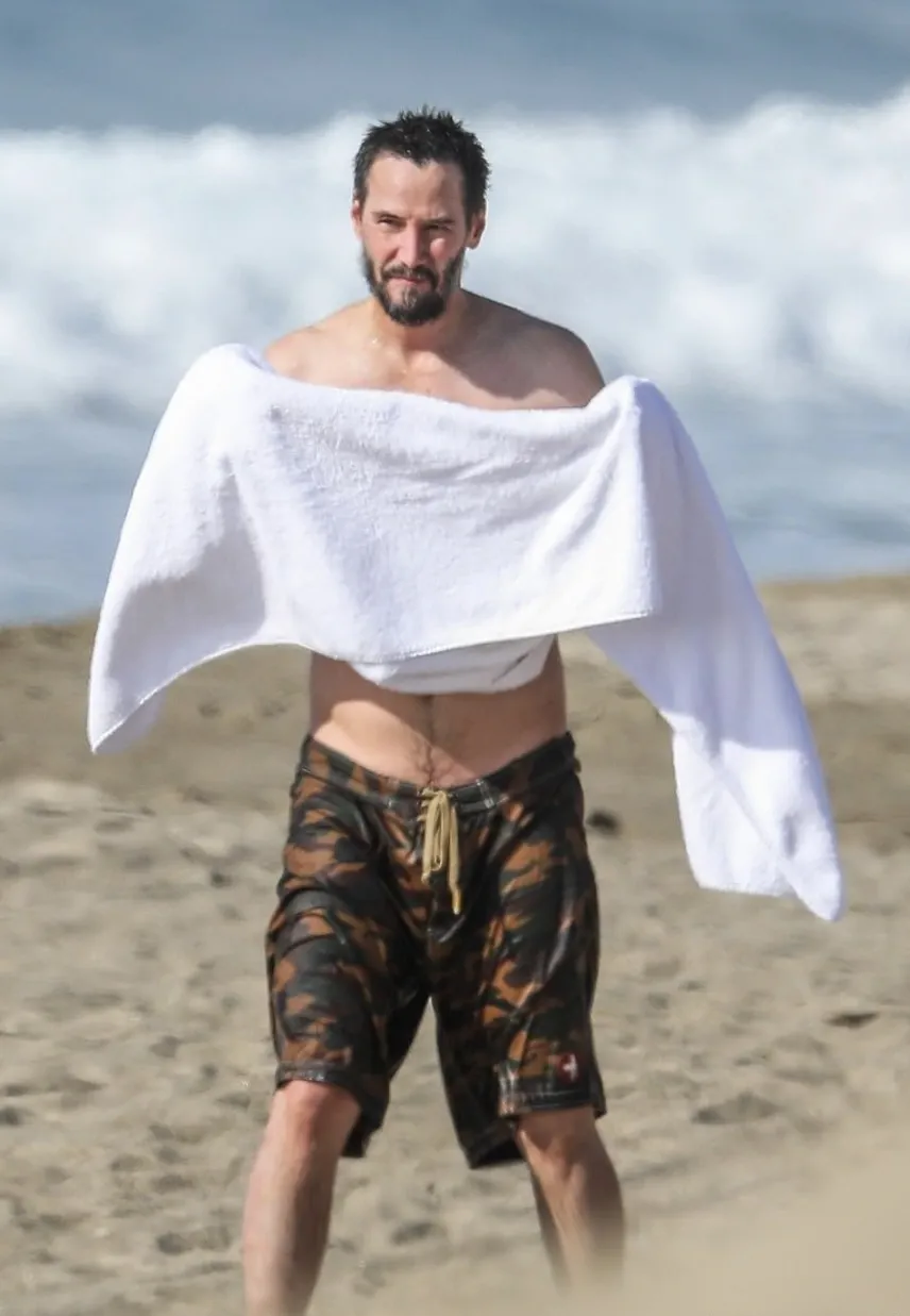 Keanu Reeves dick shots