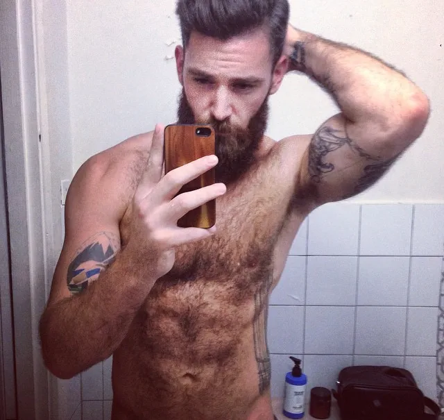 Kenia mózg kontroluje ekskluzywne mięśnie