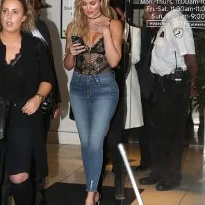 Khloe Kardashian na premierze Good American