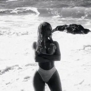 03-کِم کارداشیئن نچلے حصے میں سیکسی