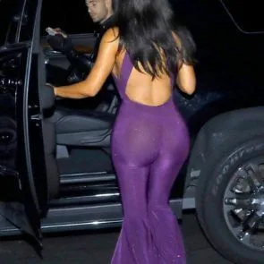 16-Kim-Kardashian-Kostum-Halloween-Seksi