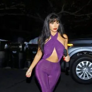 08-Kim-Kardashian-Kostum-Halloween-Seksi