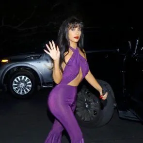 02-Kim-Kardashian-Kostum-Halloween-Seksi