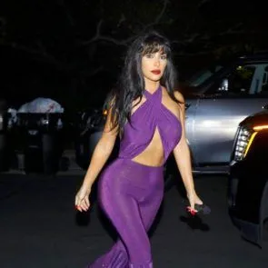 10-Kim-Kardashian-Kostum-Halloween-Seksi