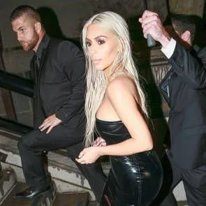 09-קים-קרדשיאן-סקסי