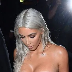 10-קים-קרדשיאן-סקסי