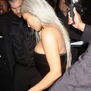 16-קים-קרדשיאן-סקסי