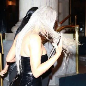 02-קים-קרדשיאן-סקסי