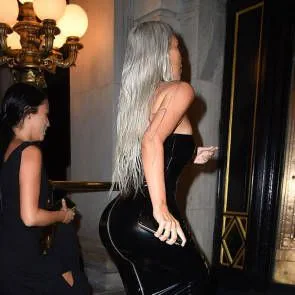 20-קים-קרדשיאן-סקסי