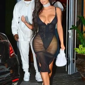 Kim Kardashian velik dekolte