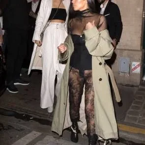 Kim Kardashian sense fons a París