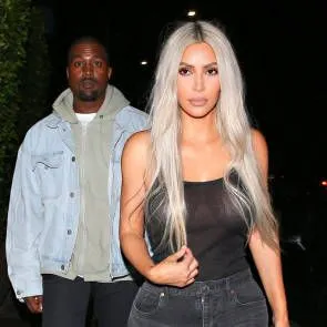 04-كيم-كارداشيان-سي-ثرو