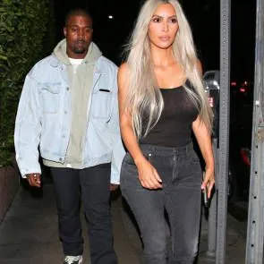 03-كيم-كارداشيان-سي-ثرو