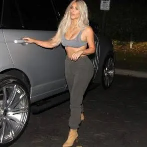 09- كيم كارداشيان مثير