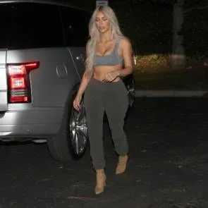 06- كيم كارداشيان مثير